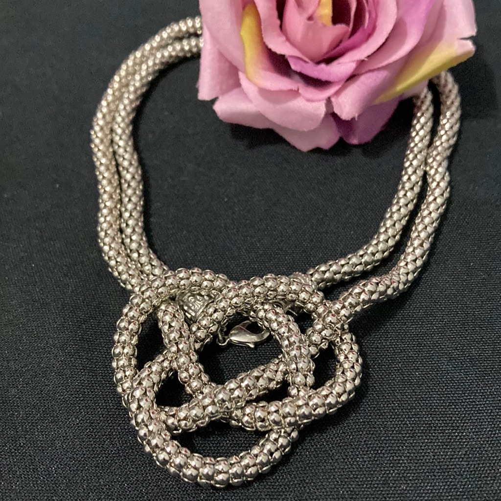 Infinity Knot